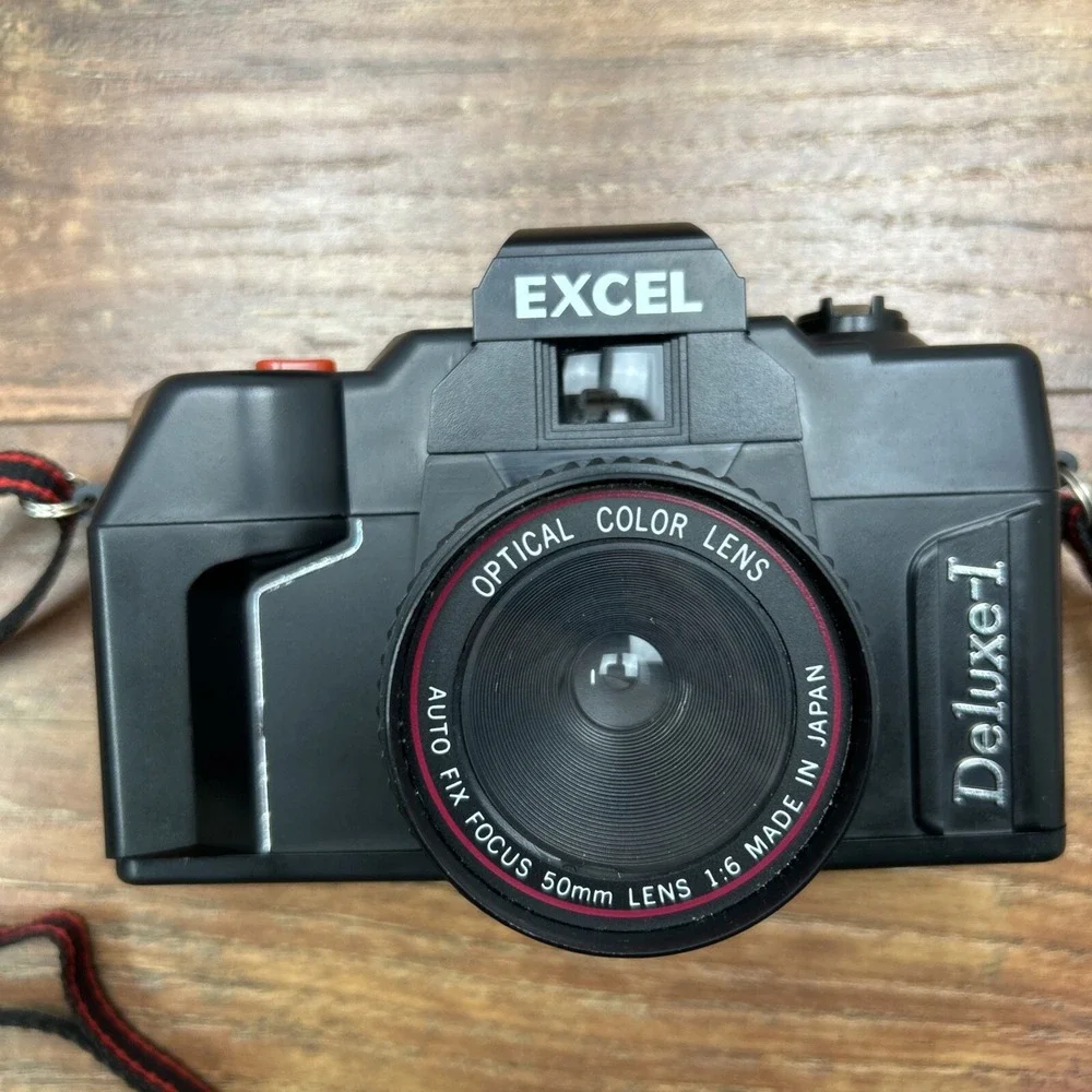 Excel Deluxe-I 35MM Film Camera with Strap And Original‎ Case Untested